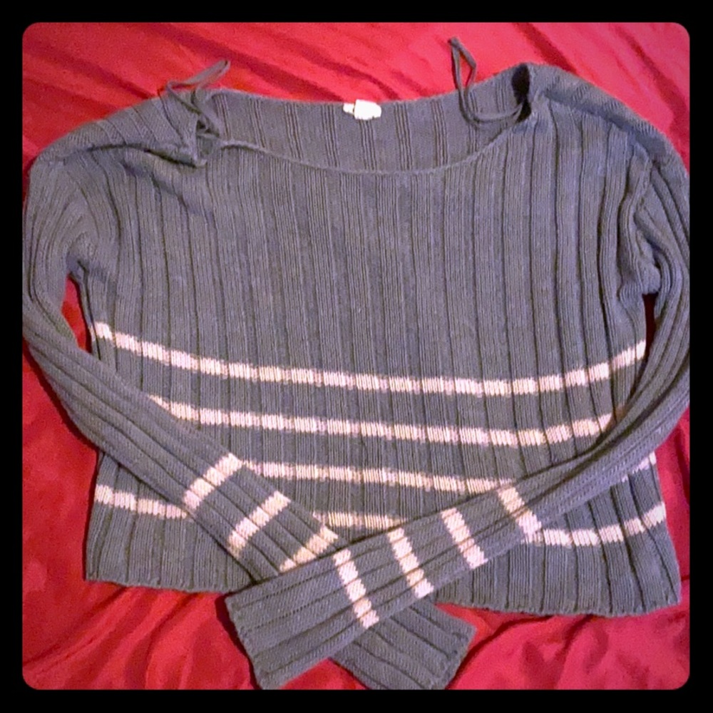 garage sweater cropped size xs